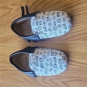 Monkey feet slippers junior size 7-8y white black